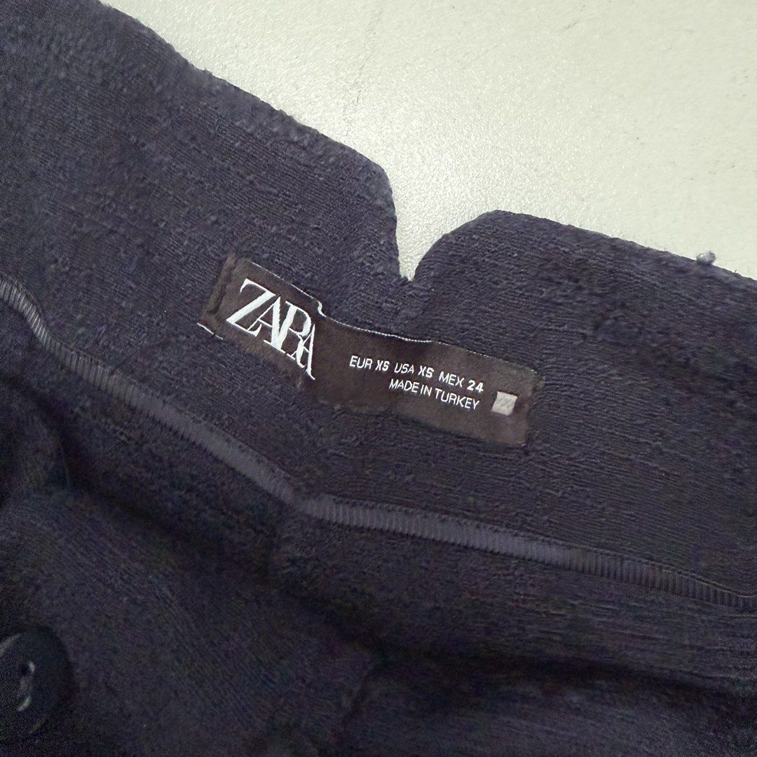 Zara High-Waisted Shorts - XS (Category: Shorts) located in Quezon City. Submitted by roseela (Listing ID 1434202731, Image 2). Description: - ZARA TWEED SKORT - navy blue - size: XS (24-25 inches waist) - MOP: Gcash/bdo - LOC: QC.