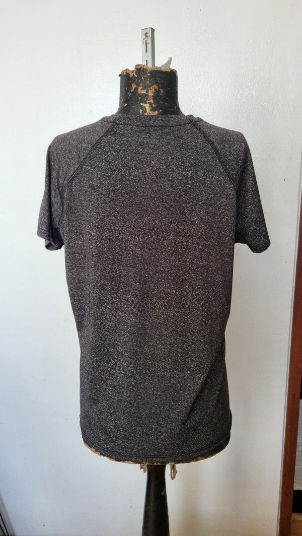 Adidas Climalite V-Neck T-Shirt (Category: Activewear) located in Muntinlupa City. Submitted by prh-87494 (Listing ID 1434479158, Image 2). Description: - Adidas Climalite V-neck t-shirt - Very good condition - Dark grey color - Adidas logo on sleeve - Climalite logo inside - Breathable material - Suitable for sports and casual wear 📍Location: Alabang, Metro Manila ❗Strictly NO MEET-UPS. ✨Strictly NO CASH ON DELIVERY, NO SWAPS, NO ABONO! FULL Pa