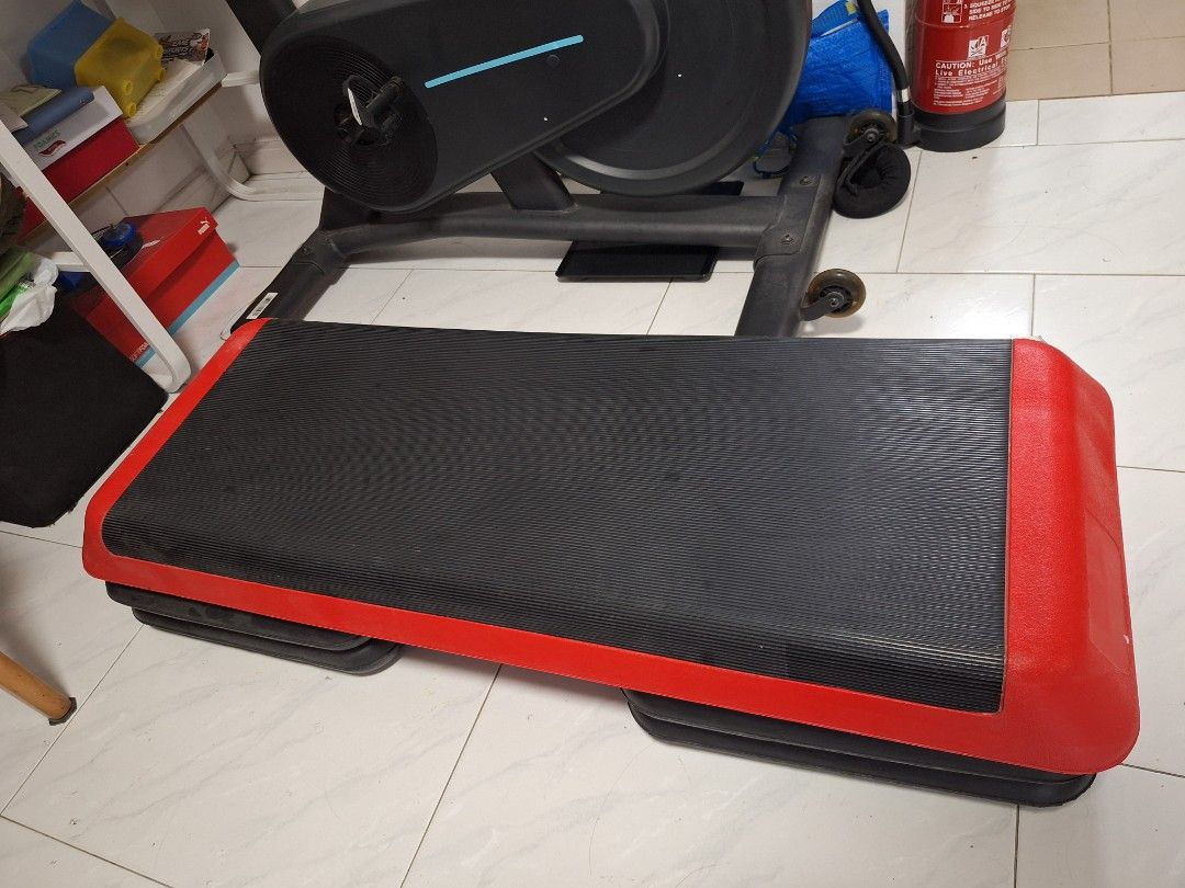 Adjustable Step Platform (Category: Cardio & Fitness Machines) located in Singapore. Submitted by vinciz (Listing ID 1434495125, Image 3). Description: - Adjustable step platform - Includes two sets of risers for height adjustment - Non-slip surface - Ideal for home workouts and fitness routines - 34.5 inches in lenght actual stepboard, excluding vase support.