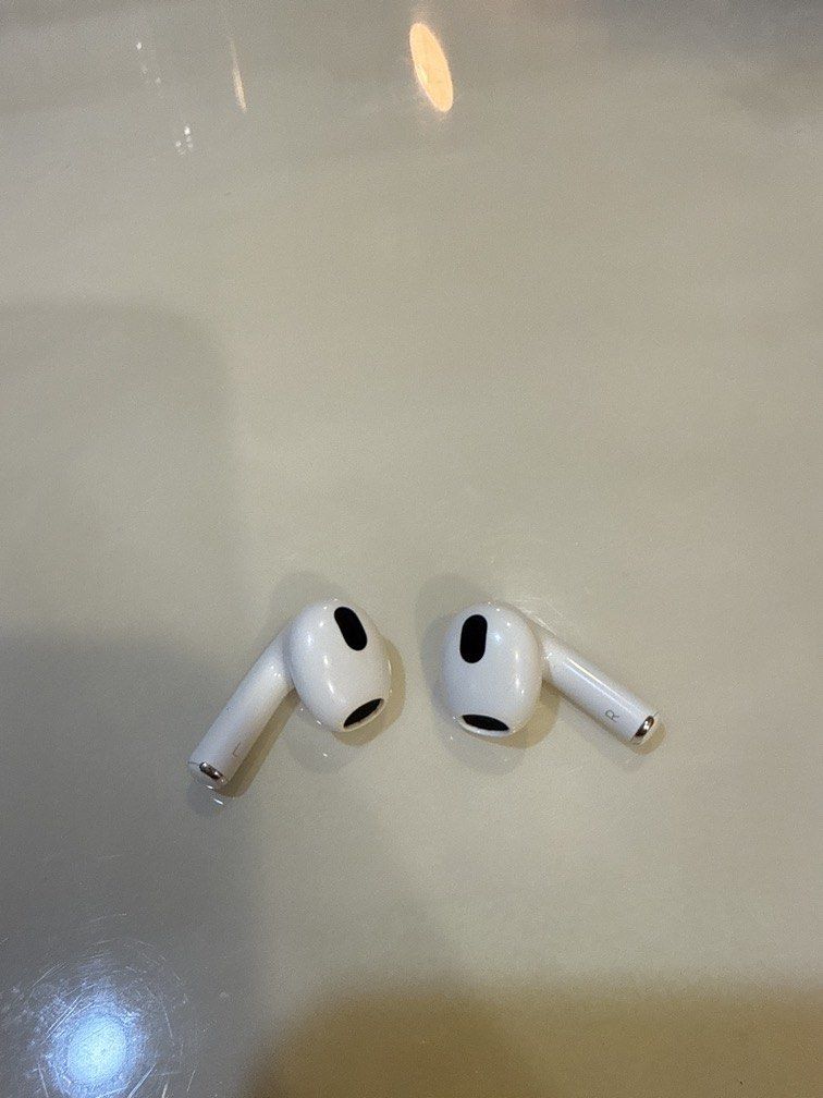 AirPod 3 - earpiece only