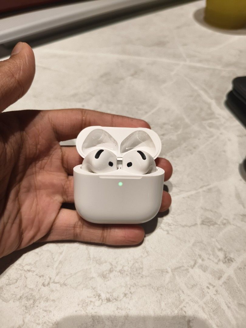 Airpods 4