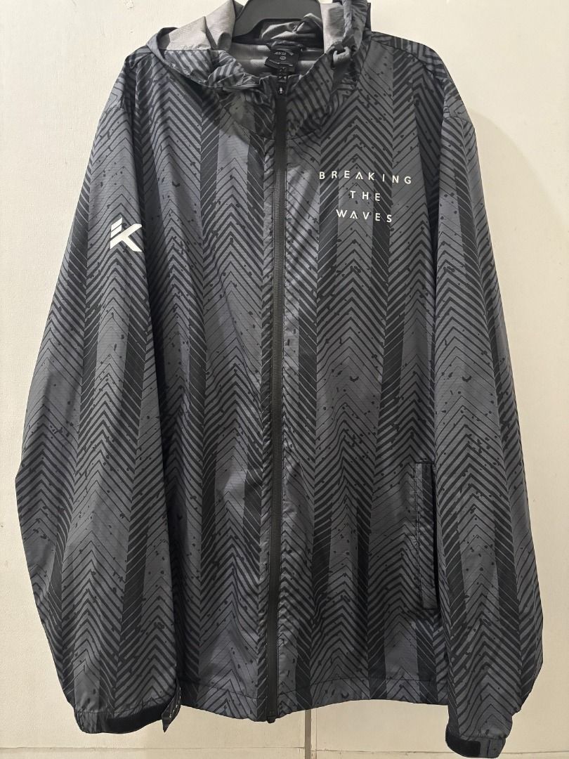 Anta Klay Thompson Jacket (Category: Activewear) located in Manila. Submitted by aboutsammy (Listing ID 1434422389, Image 1). Description: - Anta Klay Thompson Jacket - Stylish gray and black pattern - Lightweight material - Features a hood and pockets - Klay Thompson branding on the back - Size 2XL - In pristine condition Perfect for running, rainy weather top up. RFS: Unused, decluttering lang po. DM for last price offer. .