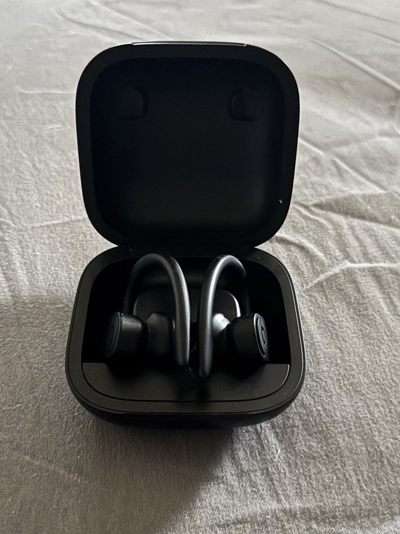Apple AirPods Pro and Beats Powerbeats Pro (Category: Earphones) located in Pasig City. Submitted by ey.on (Listing ID 1434428693, Image 3). Description: - Two pairs of Apple AirPods Pro (White) with charging cases. - One pair of Beats Powerbeats Pro (Black) with charging case. Beats Powerbeats Pro + AirPods Pro (Bundle Deal 🔥 📌 Description: Selling 2 premium earbuds in 1 bundle — perfect kung gusto mo ng pang workout + pang daily use. 👉 Beats