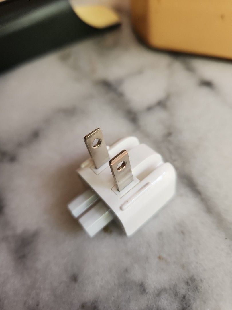 Apple Wall Adapter Plug441435094694635521