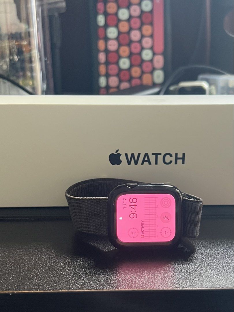 Apple Watch SE (Category: Wearables & Smart Watches) located in Kuala Lumpur. Submitted by belonterbang (Listing ID 1434408708, Image 1). Description: Letting go of my Apple Watch as I’m planning to upgrade. Details: * Model: Apple Watch * Size: 44mm * Condition: 8/10 (well taken care, minor normal wear only) * Functionality: 100% working perfectly, no issues * Battery: Still performs well for daily use * Strap: Original strap included * Charger 