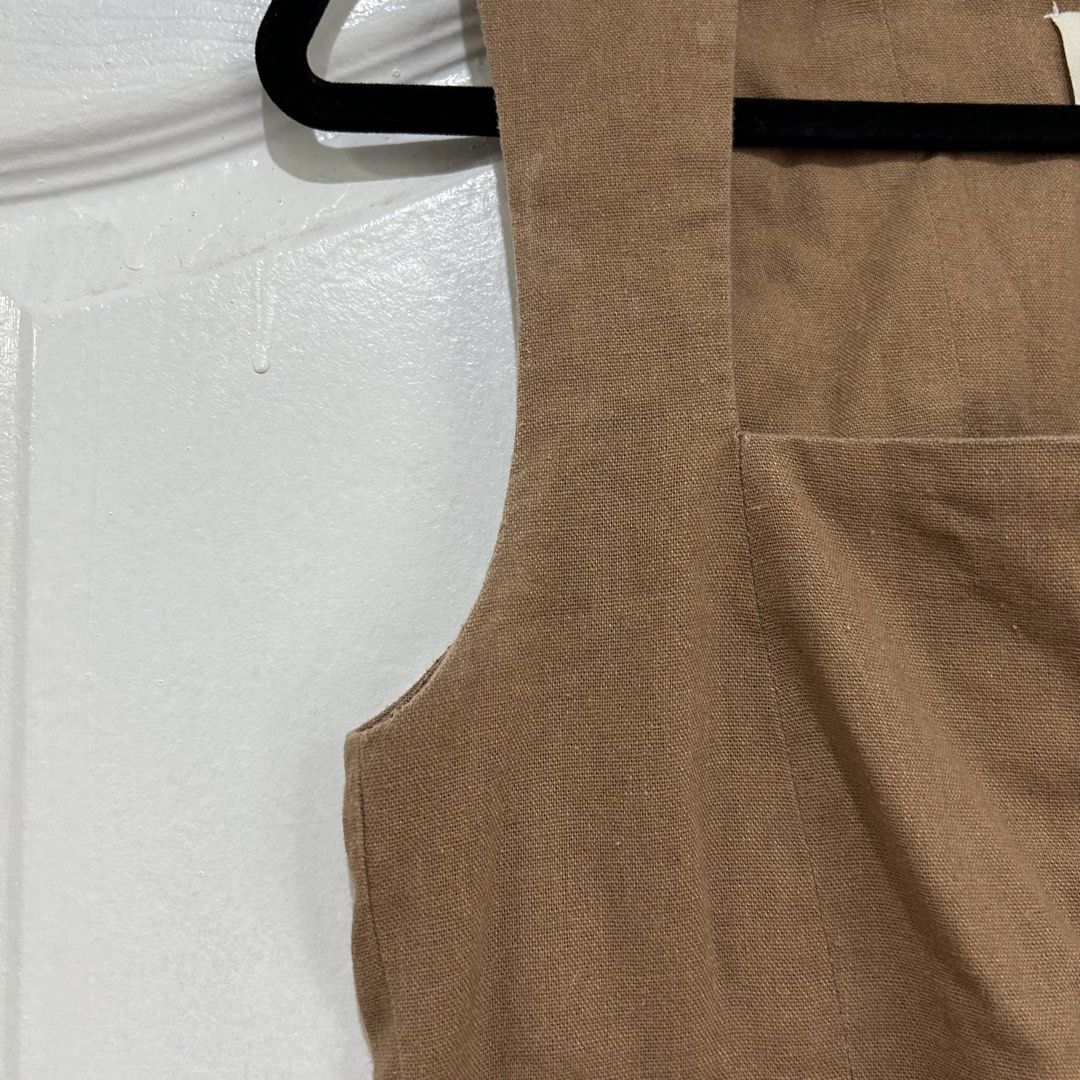 Araw The Line Brown Beton Top medium (Category: Sleeveless) located in Manila. Submitted by ann_sml (Listing ID 1434447048, Image 3). Description: RFS: gained weight - priced lower because there's light stain on the armpits but not noticeable when worn.