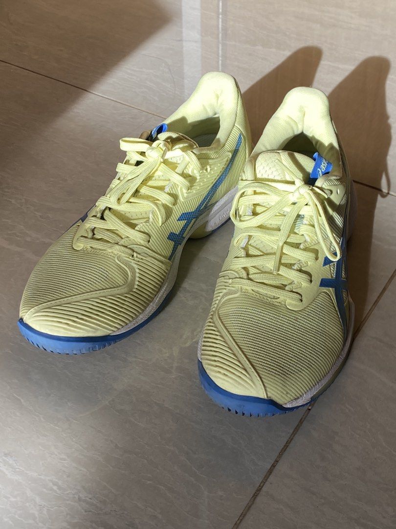 [only used once] Asics SOLUTION SPEED FF 3 Women's Tennis Shoes (Category: Sneakers) located in Singapore. Submitted by yaylo (Listing ID 1434506375, Image 1). Description: - Asics SOLUTION SPEED FF 3 Women’s Tennis Shoes, - Size: Euro 40 / US 8.5 / 25.5cm - Condition: like new, only worn once as not suited to my foot shape - Ideal for tennis and other sports - Please view photos for details.
