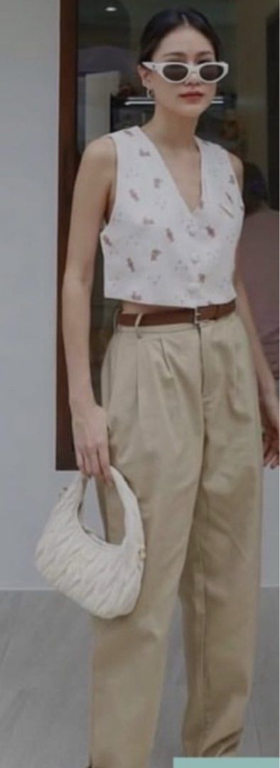 Bangkok coordinates (Category: Sets or Coordinates) located in Mandaluyong City. Submitted by drez2imprez (Listing ID 1434526508, Image 1). Description: Beige coordinates brand new free size vest and pants sets.