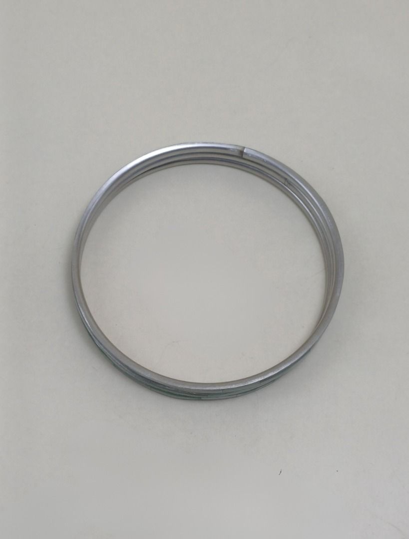 Bangle Set 94 (Category: Bracelets) located in Cebu City. Submitted by tea_pr (Listing ID 1434398250, Image 3). Description: 1 set available Circumference: 19.5 cm (approx.) RFS: Decluttering Delivery/shipping fee to be shouldered by buyer. Modes of payment: Gcash, PayPal, or online bank transfer.