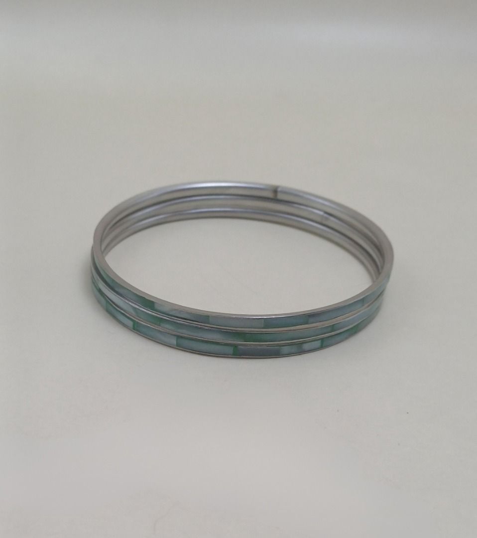 Bangle Set 94 (Category: Bracelets) located in Cebu City. Submitted by tea_pr (Listing ID 1434398250, Image 2). Description: 1 set available Circumference: 19.5 cm (approx.) RFS: Decluttering Delivery/shipping fee to be shouldered by buyer. Modes of payment: Gcash, PayPal, or online bank transfer.