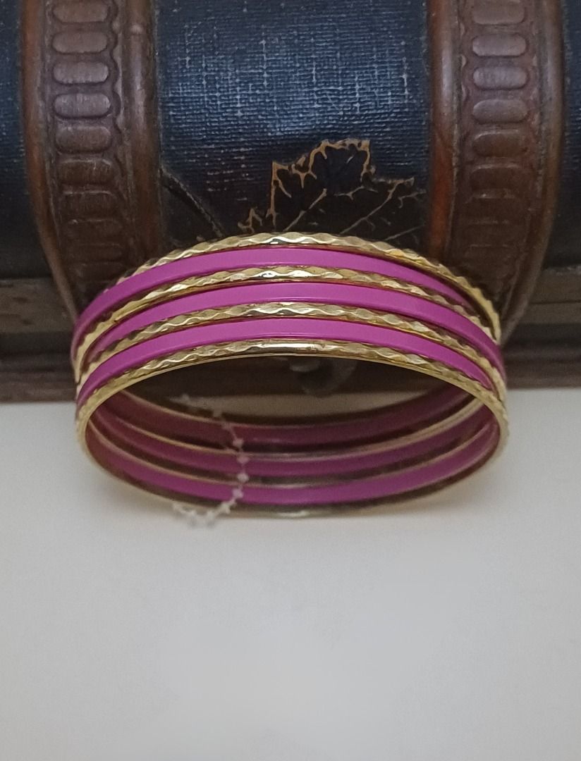 Bangle Set 96 (Category: Bracelets) located in Cebu City. Submitted by tea_pr (Listing ID 1434402462, Image 1). Description: 1 set available Circumference: 21 cm (approx.) RFS: Decluttering Delivery/shipping fee to be shouldered by buyer. Modes of payment: Gcash, PayPal, or online bank transfer.