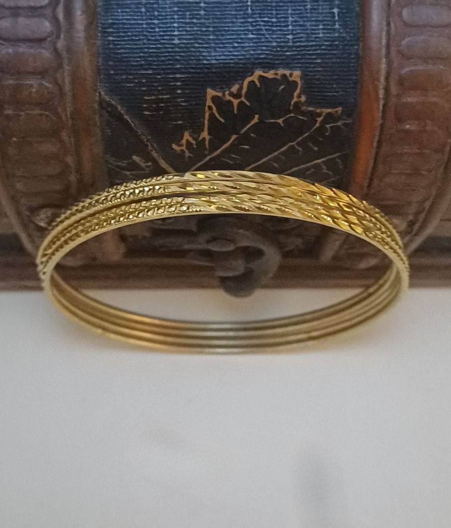 Bangle Set 97 (Category: Bracelets) located in Cebu City. Submitted by tea_pr (Listing ID 1434404457, Image 2). Description: 1 set available Circumference: 19.5 cm (approx.) RFS: Decluttering Delivery/shipping fee to be shouldered by buyer. Modes of payment: Gcash, PayPal, or online bank transfer.