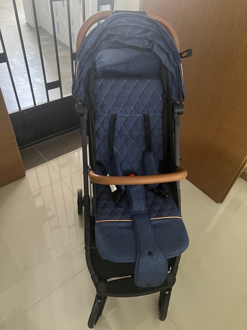 Basic Stroller (Category: Strollers) located in Singapore. Submitted by pewpewpew__ (Listing ID 1434422366, Image 1). Description: Stroller bought from taobao for $100, selling for $30. Lightly used as rarely go out..