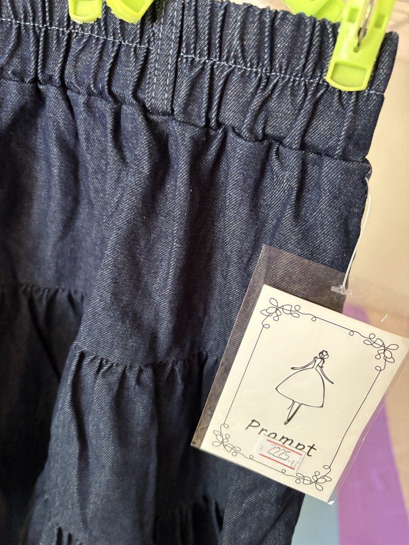 BKK Denim Skirt (Category: Skirts) located in Cainta. Submitted by kpc905 (Listing ID 1434420279, Image 2). Description: Waist -> 26-40" Length -> 17.5 Belt included Bought in Bangkok Pasabuy Brand new, with tag intact With inner short inside.