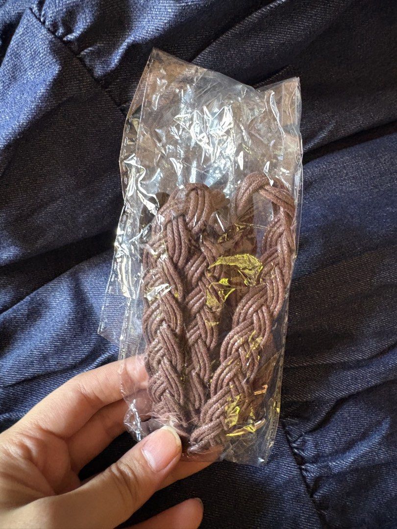 BKK Denim Skirt (Category: Skirts) located in Cainta. Submitted by kpc905 (Listing ID 1434420279, Image 3). Description: Waist -> 26-40" Length -> 17.5 Belt included Bought in Bangkok Pasabuy Brand new, with tag intact With inner short inside.