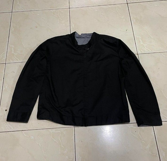 Black & Gray Reversible Jacket with Hidden Compartment (Category: Coats, Jackets and Outerwear) located in Santa Rosa. Submitted by bgcoded (Listing ID 1434588879, Image 2). Description: super nice quality perfect for ph weather fabric condition: 9/10.
