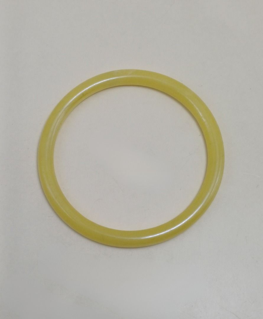 Bracelet 581 (Category: Bracelets) located in Cebu City. Submitted by tea_pr (Listing ID 1434398641, Image 3). Description: 1 pc. available Glass Very minor crack Circumference: 19.2 cm (approx.) RFS: Decluttering Delivery/shipping fee to be shouldered by buyer. Modes of payment: Gcash, PayPal, or online bank transfer.