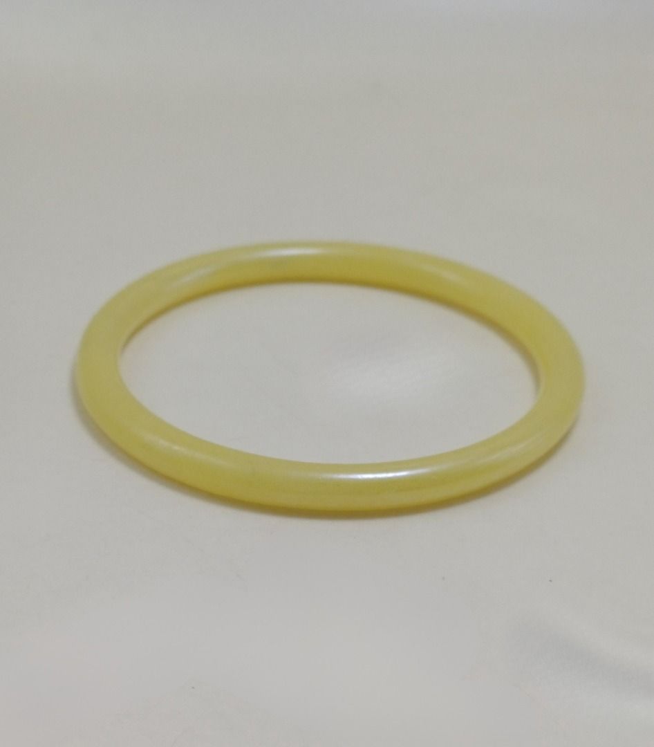 Bracelet 581 (Category: Bracelets) located in Cebu City. Submitted by tea_pr (Listing ID 1434398641, Image 1). Description: 1 pc. available Glass Very minor crack Circumference: 19.2 cm (approx.) RFS: Decluttering Delivery/shipping fee to be shouldered by buyer. Modes of payment: Gcash, PayPal, or online bank transfer.