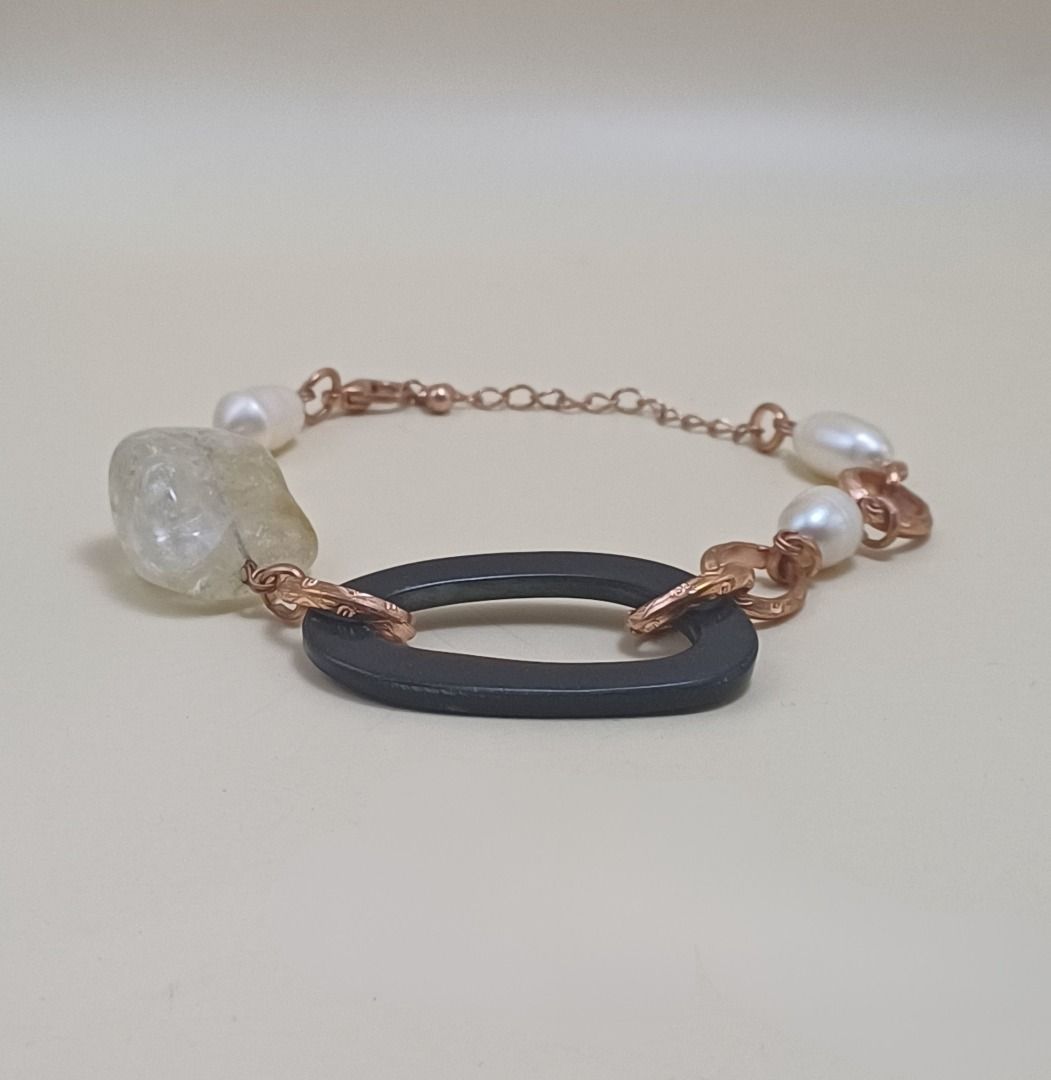 Bracelet 583 (Category: Bracelets) located in Cebu City. Submitted by tea_pr (Listing ID 1434400814, Image 2). Description: 1 pc. available Length (unclasped): 27.5 cm (approx.) RFS: Decluttering Delivery/shipping fee to be shouldered by buyer. Modes of payment: Gcash, PayPal, or online bank transfer.