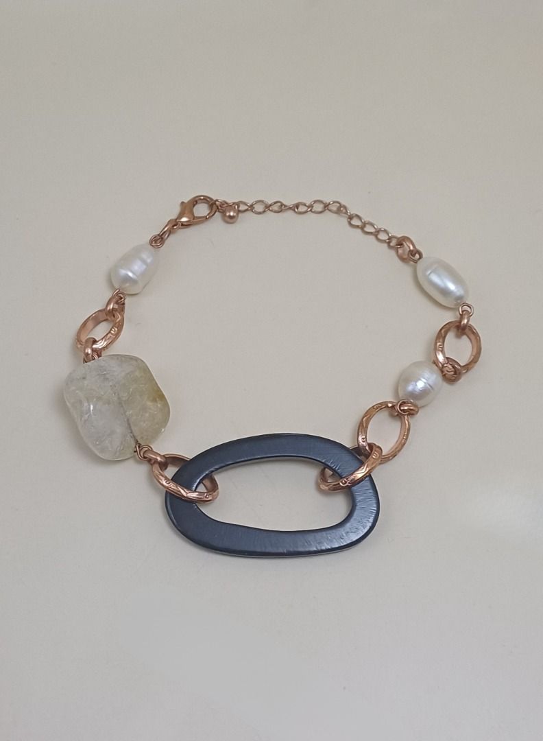 Bracelet 583 (Category: Bracelets) located in Cebu City. Submitted by tea_pr (Listing ID 1434400814, Image 1). Description: 1 pc. available Length (unclasped): 27.5 cm (approx.) RFS: Decluttering Delivery/shipping fee to be shouldered by buyer. Modes of payment: Gcash, PayPal, or online bank transfer.