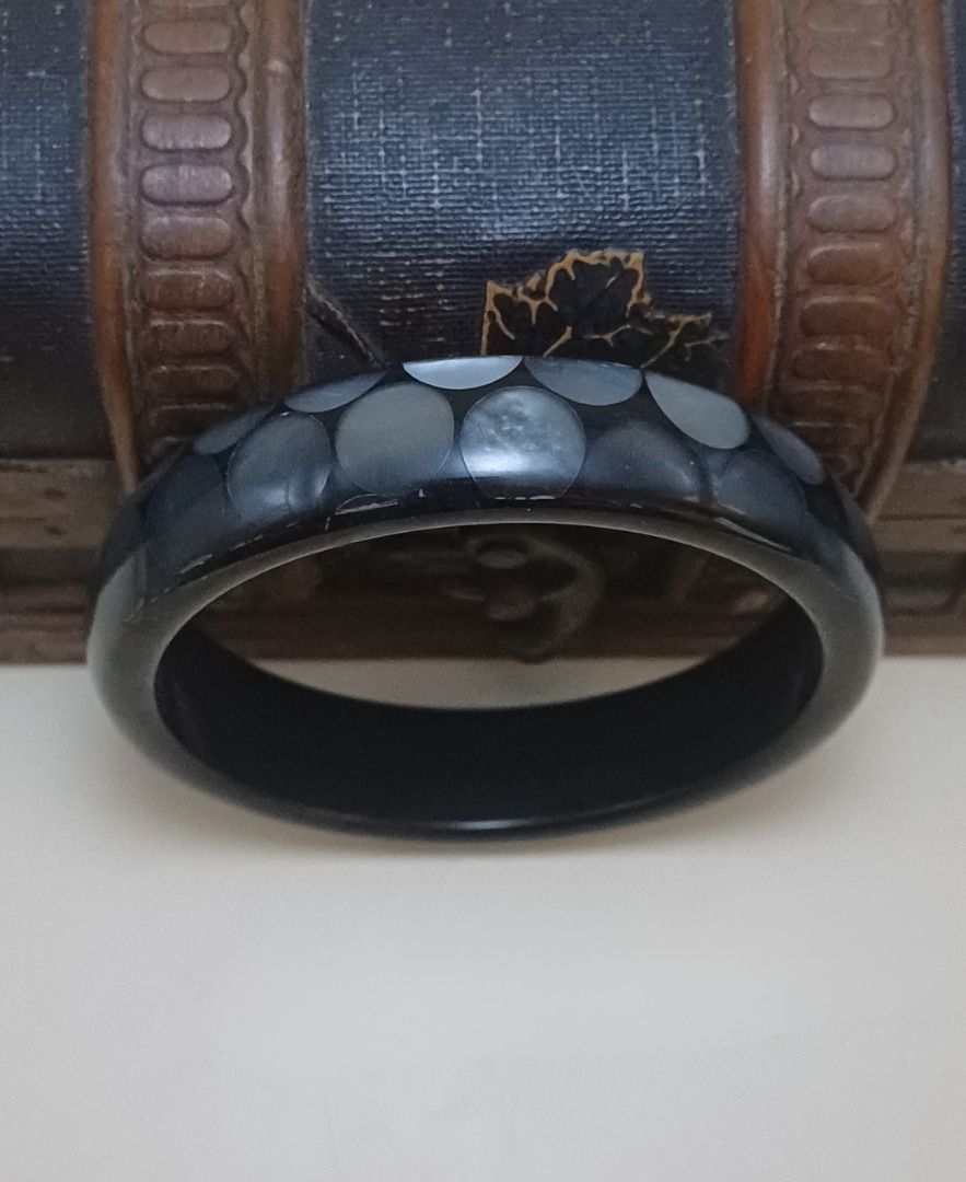 Bracelet 583 (Category: Babies & Kids Fashion) located in Cebu City. Submitted by tea_pr (Listing ID 1434402080, Image 2). Description: 2 pcs. available 1 pc. Like new PhP 80 1 pc. Lightly used (i.e., small scratch in inner portion) PhP 60 Circumference: 20.5 cm (approx.) RFS: Decluttering Delivery/shipping fee to be shouldered by buyer. Modes of payment: Gcash, PayPal, or online bank transfer.