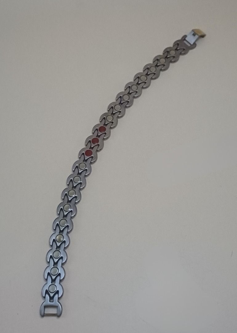Bracelet 585 (GOODFAITH) (Category: Bracelets) located in Cebu City. Submitted by tea_pr (Listing ID 1434403913, Image 2). Description: 1 pc. available Very minor scratches on outer portion With GF8 and 790T markings on lock/clasp Length (unclasped): 22 cm (approx.) RFS: Decluttering Delivery/shipping fee to be shouldered by buyer. Modes of payment: Gcash, PayPal, or online bank transfer.