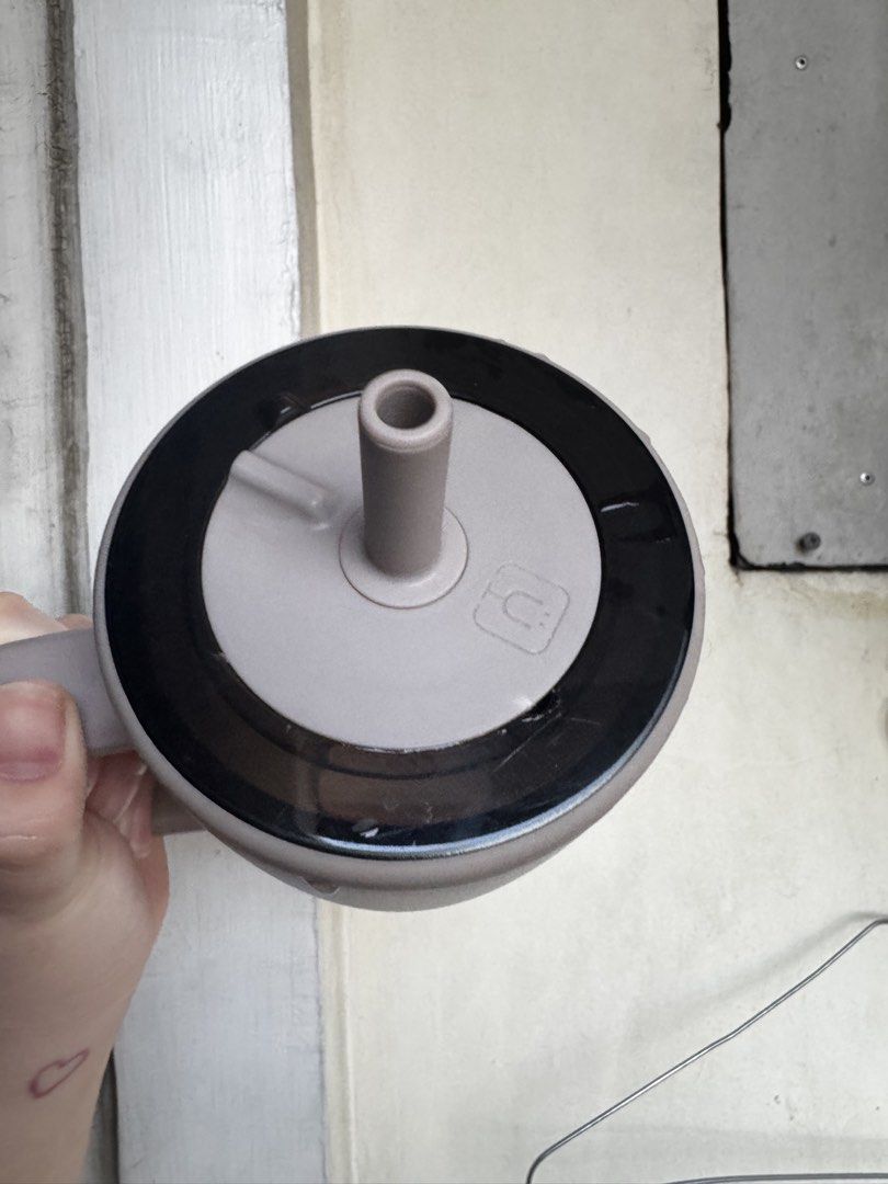 Brumate tumbler (Category: Water Bottles & Tumblers) located in Mandaue City. Submitted by heymissy__ (Listing ID 1434392993, Image 2). Description: Issue: chip on lid.