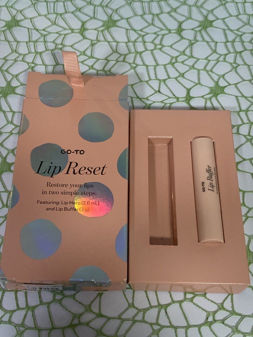 Buffer Balm from the Go-To Lip Reset Set (Category: Makeup) located in Makati City. Submitted by newandlovedco. (Listing ID 1434578146, Image 1). Description: - Lip Buffet from the Go-To Lip Reset Set - Lip Buffer is an exfoliating lip buffer - Designed to soften and smooth lips - From the limited edition holiday gift.