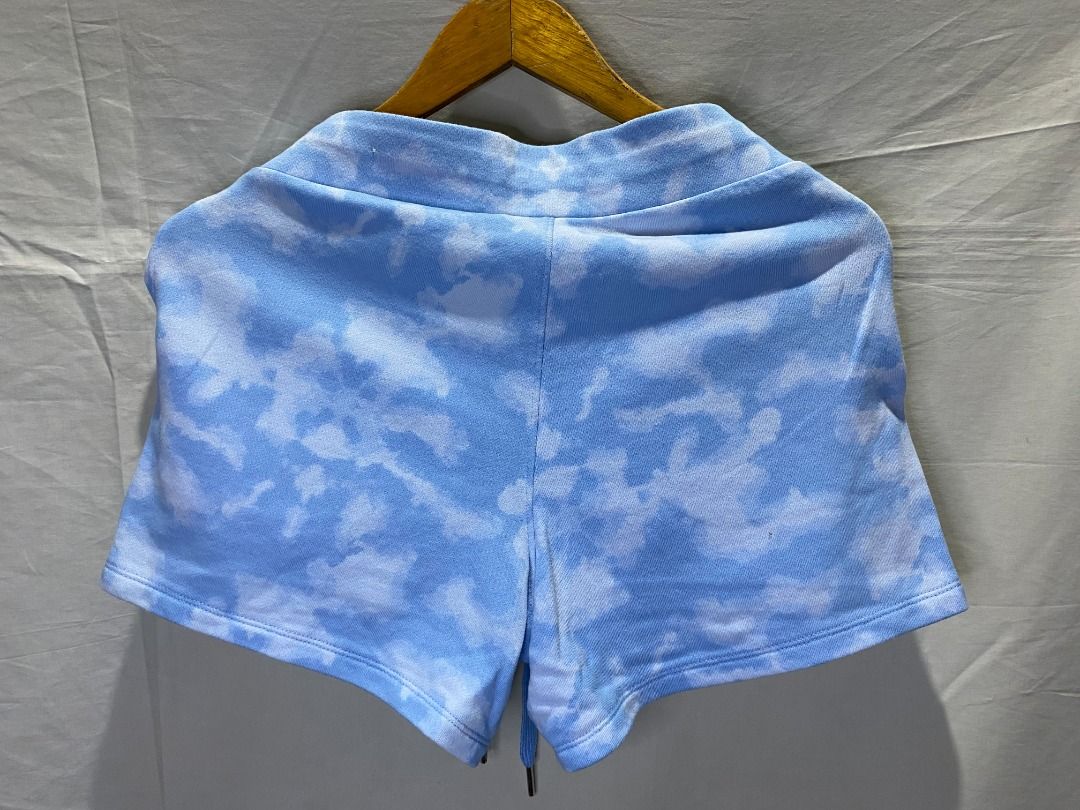 CHAMPION CLOUD-DYE FLEECE SHORTS (Category: Activewear) located in Antipolo. Submitted by canadafindss (Listing ID 1434548760, Image 2). Description: 🏷️ V3 PREMIUM LISTING 🔥 CANADA FINDS | PREMIUM THRIFT 🔥 Check our profile for more authentic steals! CHAMPION CLOUD-DYE FLEECE SHORTS Fresh Aesthetic & Maximum Comfort ✅ PRODUCT DETAILS: Authenticity: 100% Authentic / Original Design: Unique Cloud/Tie-Dye wash in Sky Blue Features: Iconic embroid
