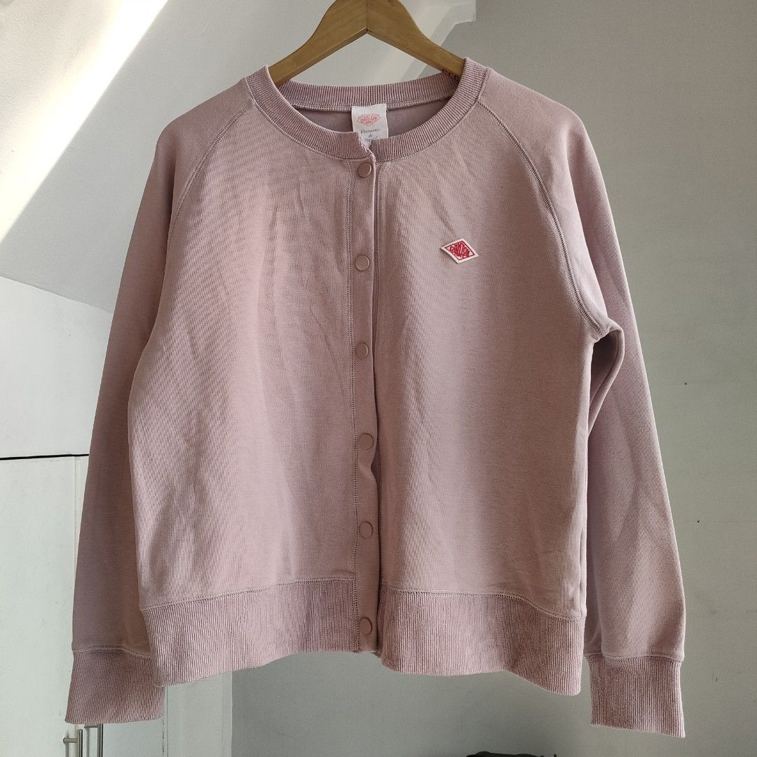 Danton Longsleeve Button Down (Category: Longsleeves) located in Quezon City. Submitted by imaginarythrifter (Listing ID 1434493959, Image 1). Description: Excellent Condition No flaws Ready to wear Measurement Width 20.8 Length 23 Slight negotiable Can ship Nationwide Shipping not included.