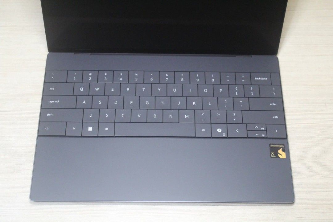 Dell xps 13 9345 OLED 3K Touchscreen (Category: Laptops & Notebooks) located in Pasay City. Submitted by laptophubphil (Listing ID 1434421394, Image 3). Description: 𝗦𝗔𝗩𝗘 𝟰𝟱% 𝗗𝗲𝗹𝗹 𝘅𝗽𝘀 𝟭𝟯 𝟵𝟯𝟰𝟱 𝗢𝗹𝗲𝗱 𝟯𝗞 𝗧𝗼𝘂𝗰𝗵𝘀𝗰𝗿𝗲𝗲𝗻 Dell xps 13 9345 OLED 3K Touchscreen - 2ND HAND our price 63k only special price Mall price 120k -RAM 16GB + SSD 512GB -3k resolution OLED + Backlit keys -COPILOT+ PC -Top of the line Premium ultrabook 