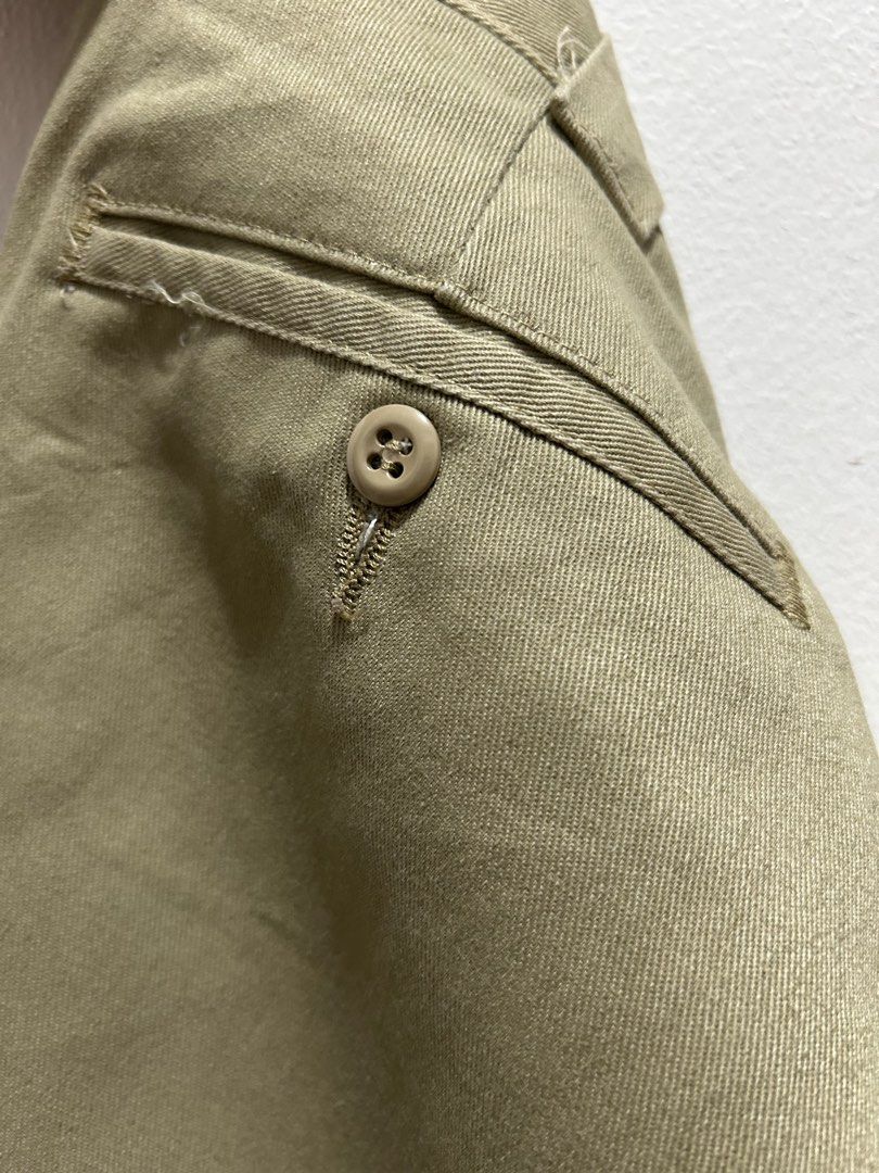 Dickies 874 Khaki Work Pants/Trousers (Category: Trousers) located in Tarlac. Submitted by shirtsnstuffxx (Listing ID 1434528027, Image 3). Description: Dickies 874 Khaki Work Pants/Trousers Condition: 9/10 (needs wash) Size: WAIST 34 INCHES, LENGTH 41 INCHES Price: ₱700+sf Don’t hesitate to dm me for inquiries..