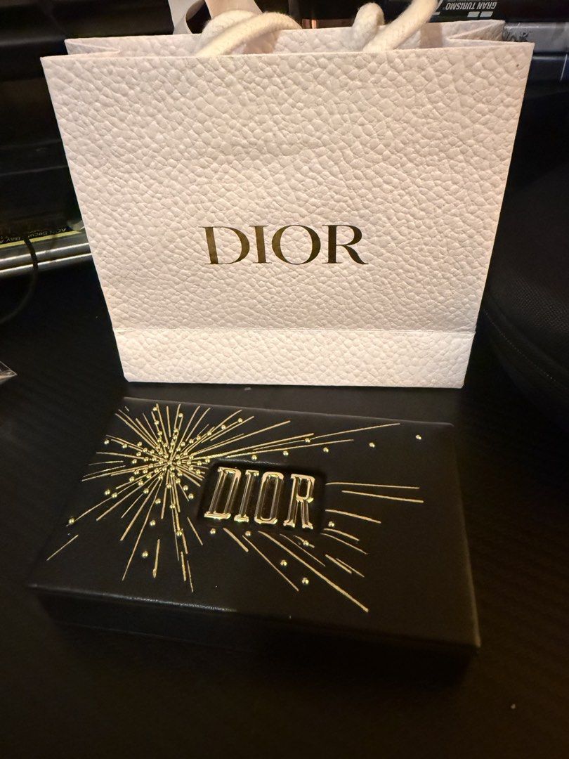 Dior (Category: Makeup) located in Quezon City. Submitted by lineprelove23 (Listing ID 1434441741, Image 1). Description: - Authentic Dior palette - Includes eyeshadows, blush, and brush - Features elegant design - Perfect for creating various looks.