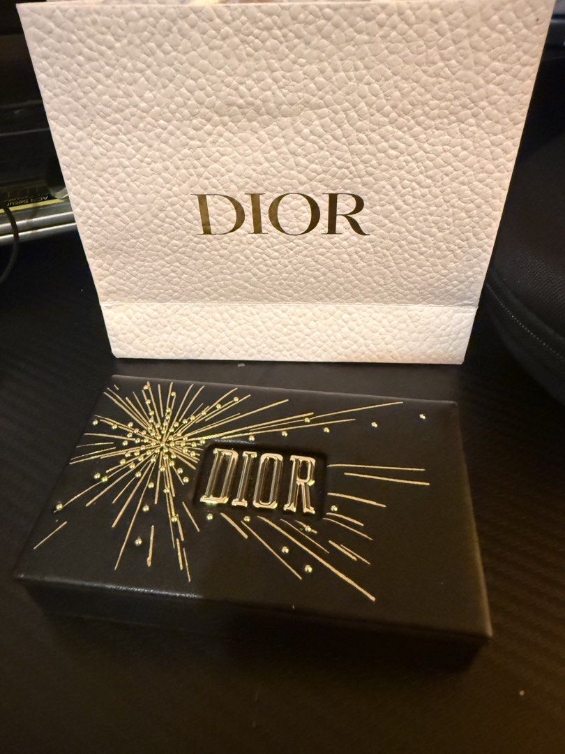 Dior (Category: Makeup) located in Quezon City. Submitted by lineprelove23 (Listing ID 1434441741, Image 2). Description: - Authentic Dior palette - Includes eyeshadows, blush, and brush - Features elegant design - Perfect for creating various looks.