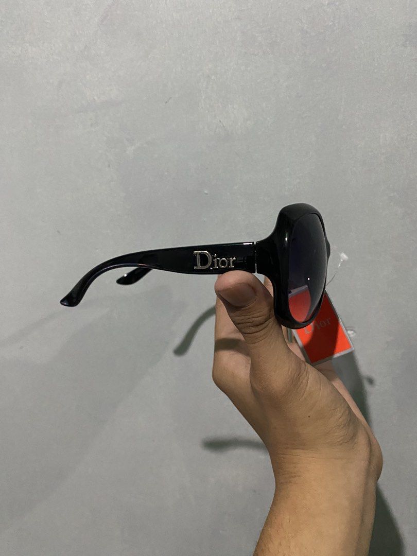 Dior Y2K Shades (Category: Sunglasses & Eyewear) located in Manila. Submitted by l.amnlgarments (Listing ID 1434562842, Image 2). Description: .