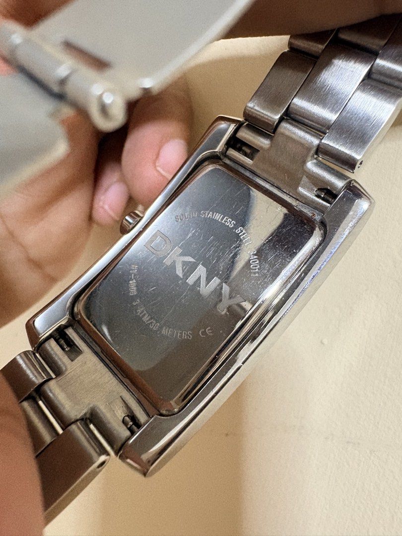 DKNY Watch unisex Original Preloved (Category: Women's Watches) located in Lucena. Submitted by leishing (Listing ID 1434533284, Image 3). Description: Preloved form japan Complete chain Working No box/receipt Watch only Up to 20cm wrist size.