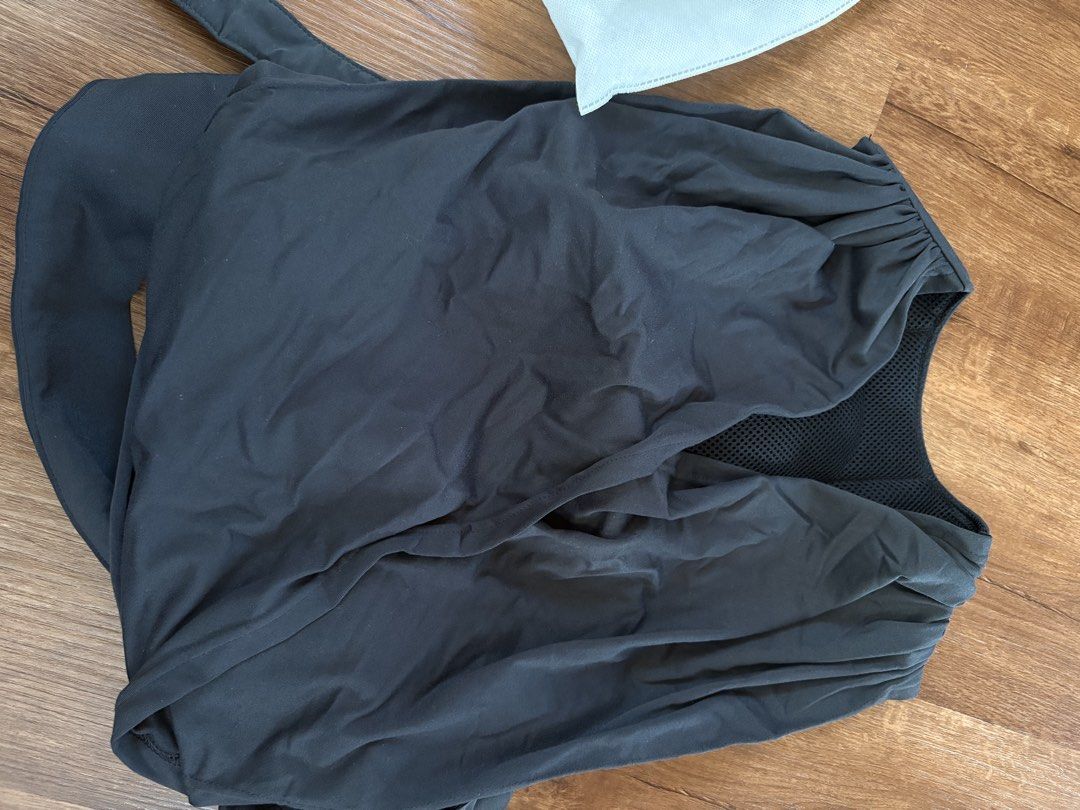 Ecleve Baby sling plus carrier (Category: Carriers & Slings) located in Quezon City. Submitted by owl1392 (Listing ID 1434539665, Image 3). Description: 👉 PLEASE READ!!! METRO MANILA BUYERS ONLY. ( Batasan Hills ) Same day delivery via lalamove or grab only. COLOR: Black washed before stored. no damage. 🌸🌸 PRICE NEGOTIABLE 🌸🌸 👉👉 ( Pls. Make offer ).