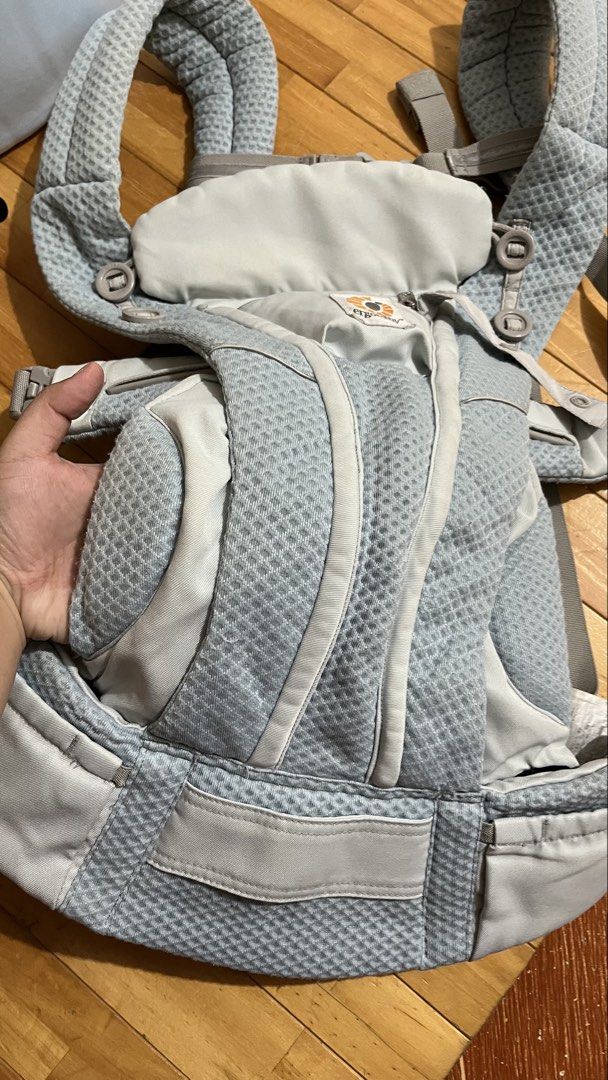 ergobaby omni breeze carrier (Category: Carriers & Slings) located in Santa Rosa. Submitted by mommy.cole.affordable.stuff (Listing ID 1434562850, Image 3). Description: .