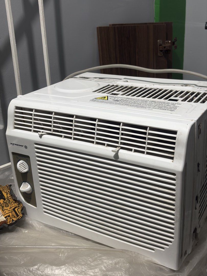 Everest 0.5HP Window Type Aircon | Malamig | Good Working Condition (Category: Air Conditioning and Heating) located in Manila. Submitted by patty_patts (Listing ID 1434511734, Image 1). Description: ❄️ Selling Everest Window Type Aircon (0.5 HP) ✅ 100% working condition ✅ Still cools very well ✅ Clean and well maintained ✅ Used only for 2 years ✅ Energy efficient — electricity bill usually around ₱2,500–₱3,000/month total household consumption w