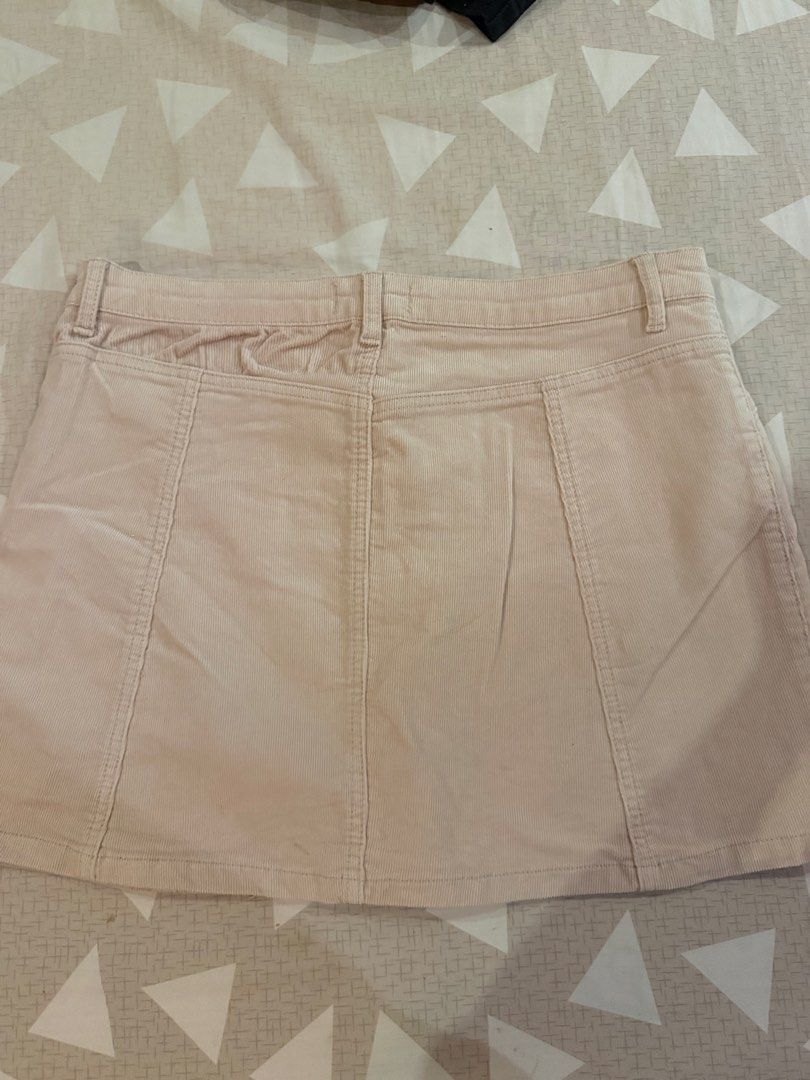 F21 Skirt (Category: Skirts) located in Las Pinas. Submitted by yncxz (Listing ID 1434511200, Image 2). Description: .