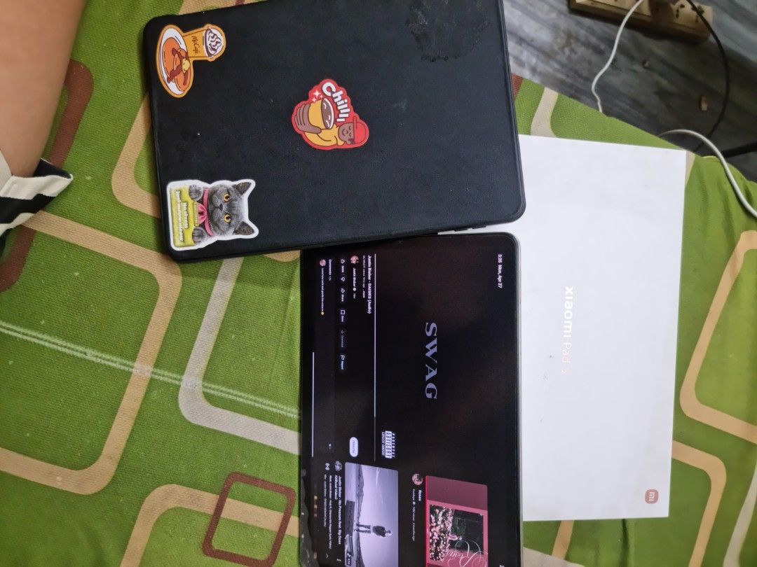 For Sale Xiaomi Pad 5 (Category: Android) located in Manila. Submitted by gelou_35 (Listing ID 1434590219, Image 1). Description: FOR SALE Xiaomi Pad 5 6/128GB Display: 11-inch LCD with 1600 x 2560 resolution, 120Hz refresh rate, and Dolby Vision. Performance: Qualcomm Snapdragon 860 (7nm) processor. Battery: 8720mAh battery Audio: Quad stereo speakers with Dolby Atmos support. Camera: 13 MP rear camera and 8 MP front camera. Storage & RAM: 6GB L