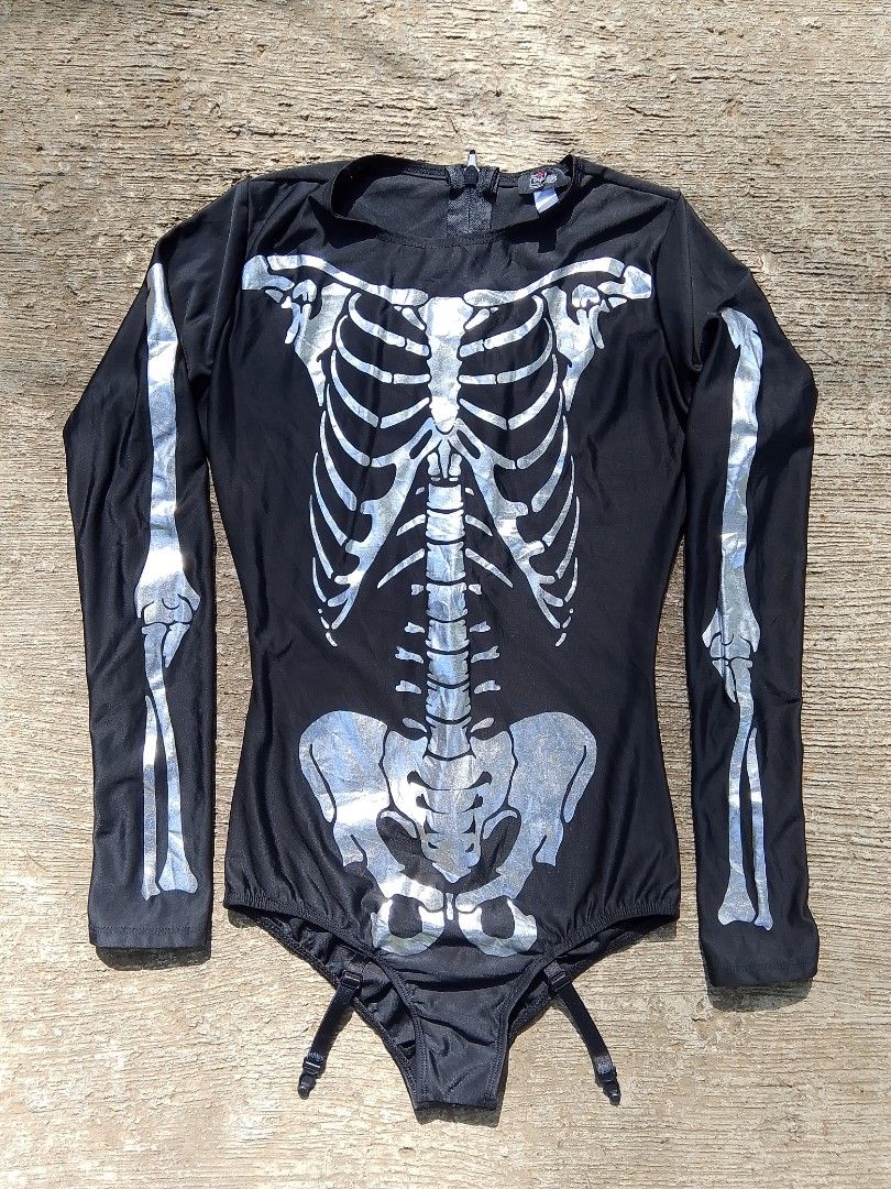 Forplay Black & Silver Metallic Skeleton Bones Long Sleeve Bodysuit (Category: Bikinis & Swimsuits) located in Bonifacio. Submitted by rasfinds16 (Listing ID 1434400952, Image 1). Description: Brand : Forplay 📌ALL ITEMS ARE NEGOTIABLE / DM ME 📩 📌Color may vary due to lighting. Size : M - L Dimension : 28" (length) x 16" (width) Color Rate : 9 / 10 Condition : Excellent Issue : None / Need wash MOP : GCash Courier : J&T Location : Mindanao - PA