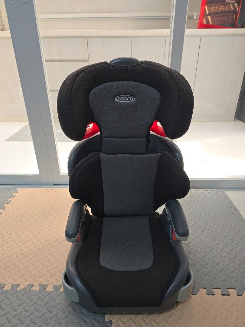 Graco Car Seat (Category: Car Seats) located in Pasig City. Submitted by cesar2 (Listing ID 1434596486, Image 1). Description: - toddler booster seat Graco car seat, black and gray with red accents - Side impact protection - Adjustable headrest - Easy installation with clear instructions .