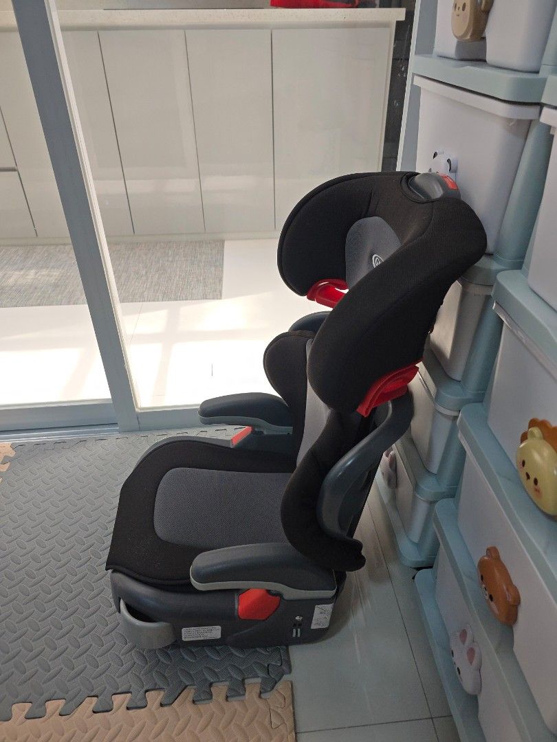 Graco Car Seat (Category: Car Seats) located in Pasig City. Submitted by cesar2 (Listing ID 1434596486, Image 2). Description: - toddler booster seat Graco car seat, black and gray with red accents - Side impact protection - Adjustable headrest - Easy installation with clear instructions .