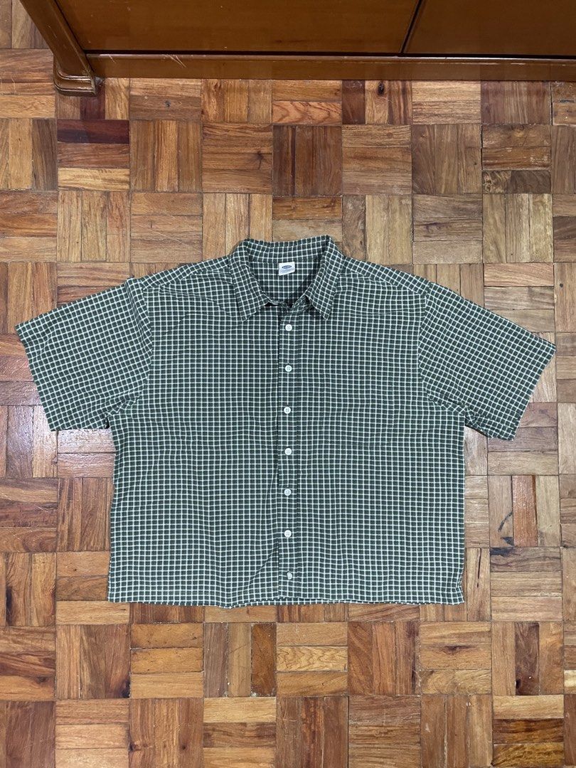 Green Old Navy Cropped Polo (Category: Tshirts & Polo Shirts ) located in Quezon City. Submitted by declutter.studios (Listing ID 1434419889, Image 1). Description: WIDTH (PIT TO PIT): 26.5 LENGTH: 26 MINE - ₱[PRICE] ✨ NOTES: NEEDS WASH, GOOD CONDITION ⚠️ FLAWS: NONE 🚛 ADDITIONAL SHIPPING FEE 📩 MESSAGE ME FOR MORE DETAILS OR INQUIRIES!.