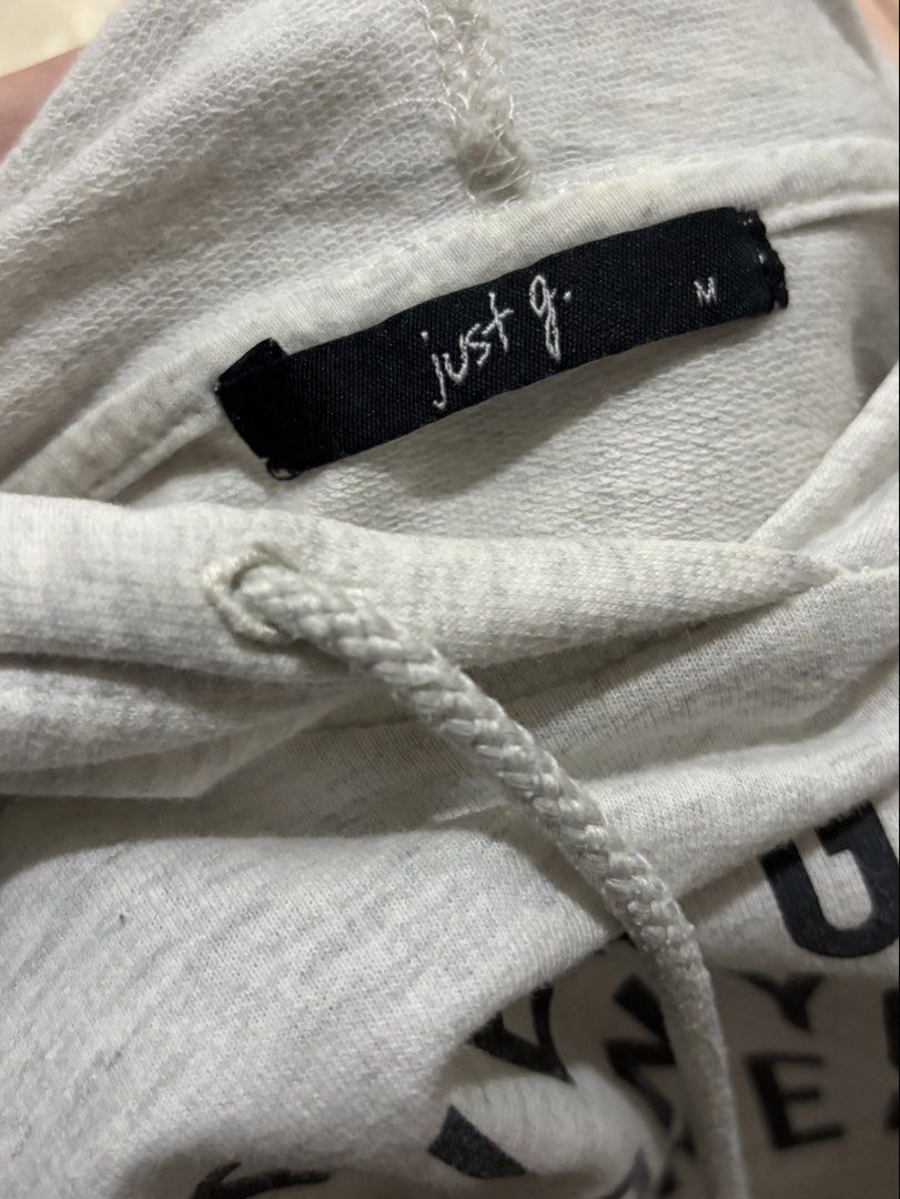 Grey Semi-Crop Top Hoodie (Category: Others Tops) located in Cavite. Submitted by szky_ (Listing ID 1434546687, Image 3). Description: DECLUTTERED CLOTHES FOR SALE 😱‼️ MOP: GCash only COURIER: J&T (minimum ₱125) 📍Gen. Tri., Cavite.