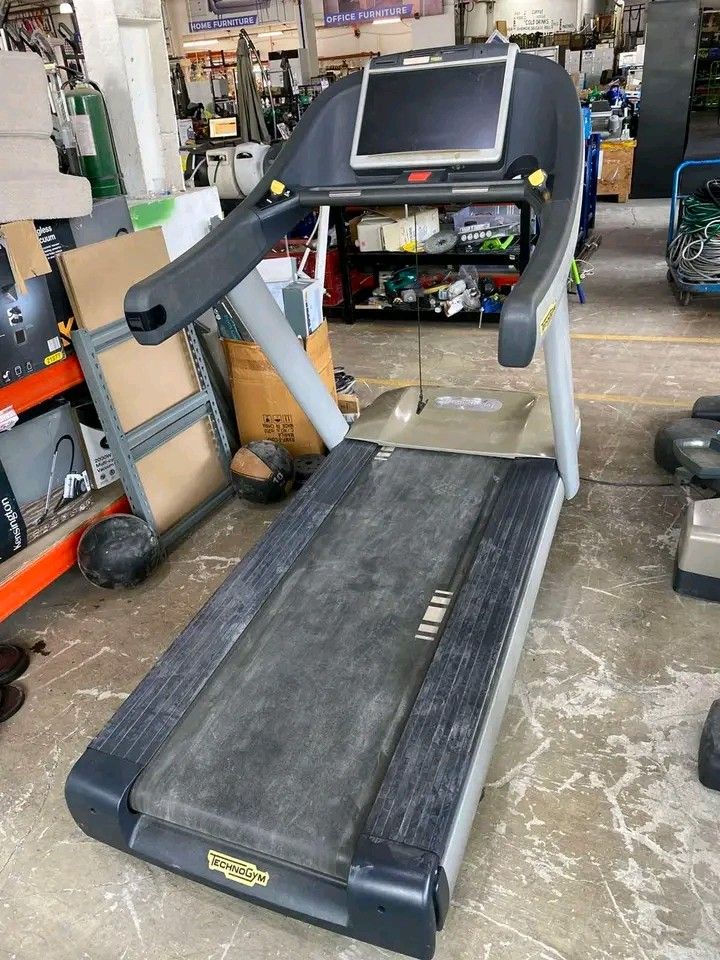 Gym equipment (Category: Cardio & Fitness Machines) located in Manila. Submitted by maria123_a (Listing ID 1434475544, Image 1). Description: gym's equipment.