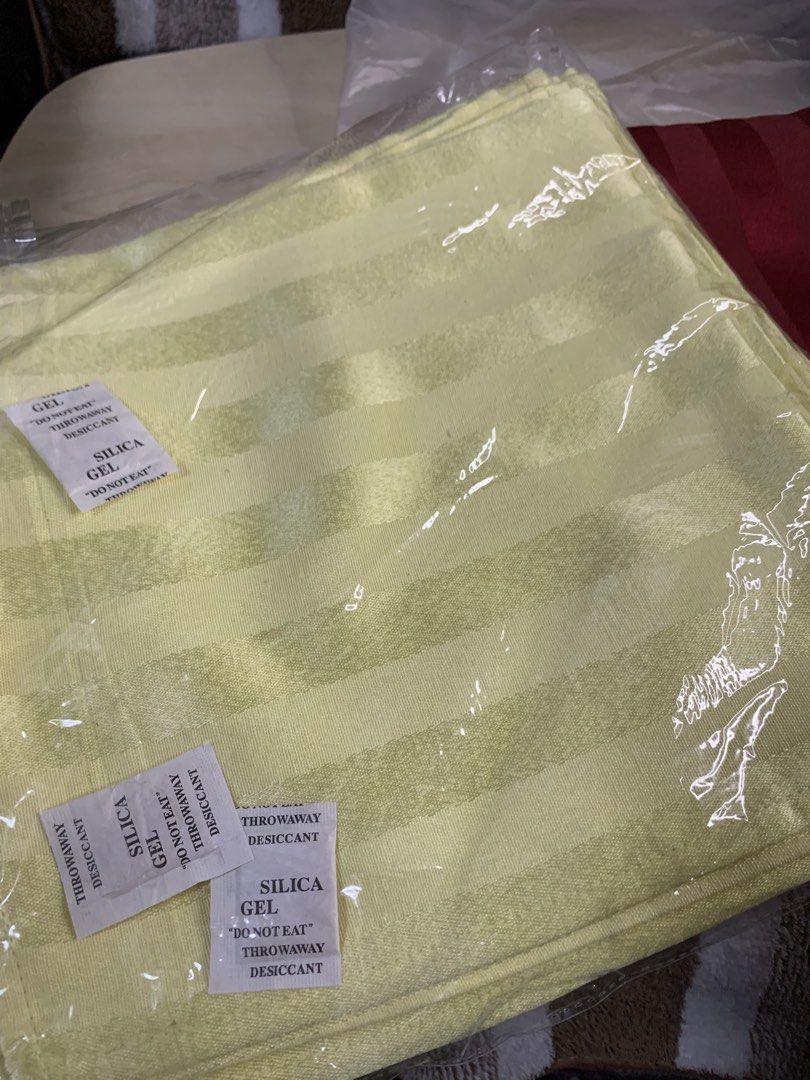 Japan table cloth/napkin (Category: Table Linen & Textiles) located in Cabanatuan. Submitted by mjluxxejapan (Listing ID 1434396379, Image 2). Description: 10pcs already .set .bnew.approx 20”x20” mganda quality makapal material cotton ..
