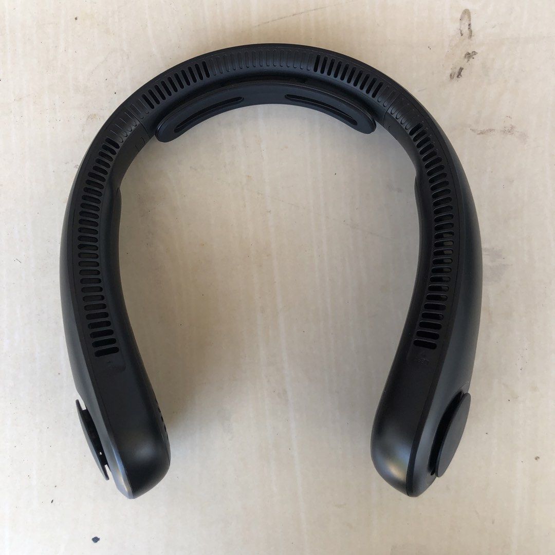 JisuLife Neck Fan Life4 (Category: Fans) located in Las Pinas. Submitted by iyyly (Listing ID 1434430210, Image 1). Description: Jisulife Neck Fan Life4 (Black) selling my pre-loved neck fan! bought this for ₱1,200 but will be selling it for ₱850 fixed inclusions: - neck fan - charger - original box MOP: Gcash/Bank Transfer MOD: JnT/Lalamove (kindly arrange the booking on your end).