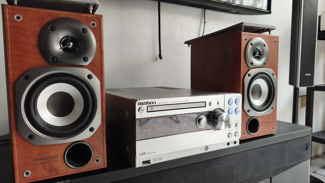 Kenwood RD-UDA55 (Category: Soundbars, Speakers & Amplifiers) located in Caloocan City. Submitted by comargo (Listing ID 1434551865, Image 3). Description: good condition no issue no repair test all u want sa bahay CD ok pick up only north Caloocan bagumbong The Kenwood RD-UDA55 is a compact high-fidelity audio system (often paired with speakers as the UD-A55) known for its versatility. Key specs include CD playback, USB/SD card playback/recordin